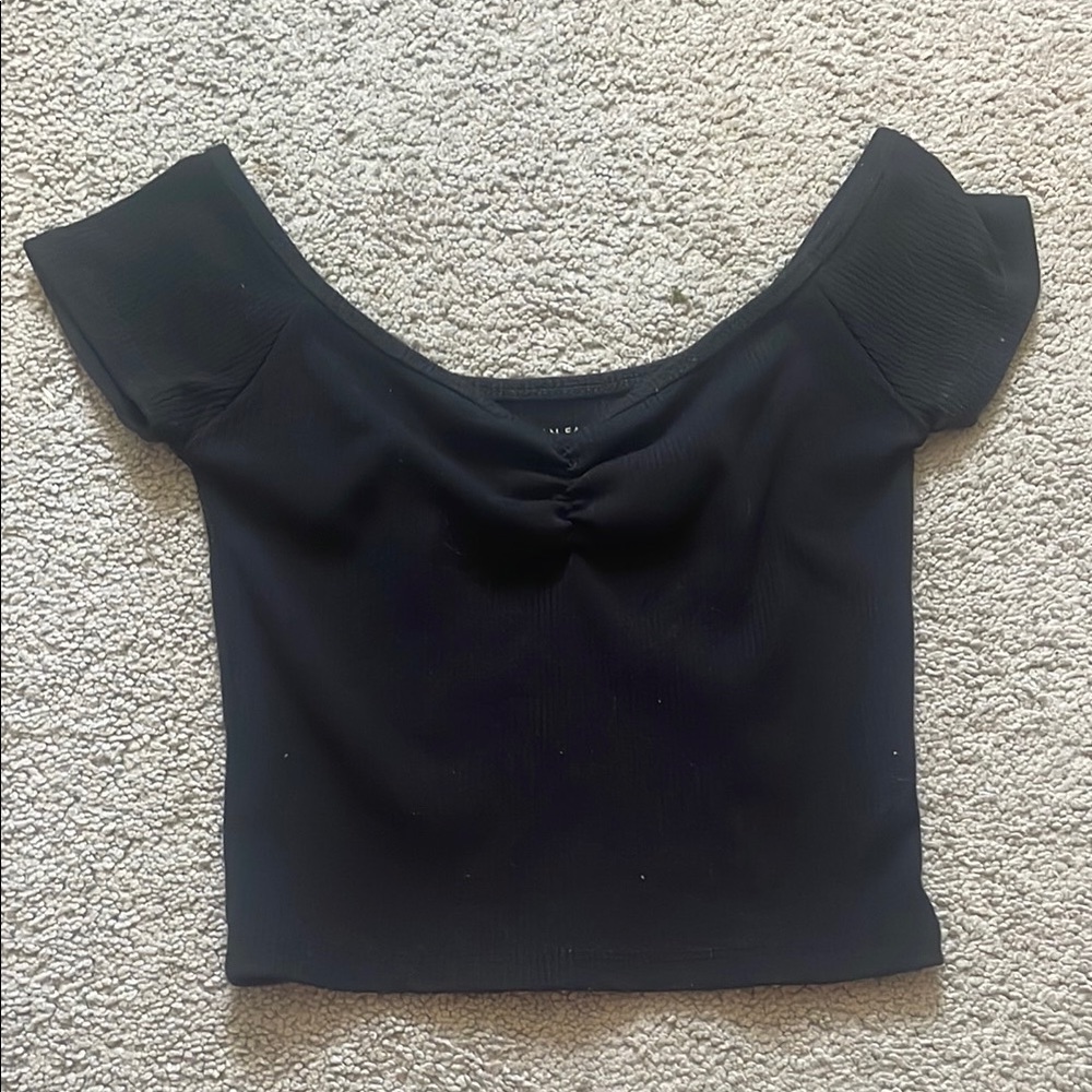 American Eagle Outfitters Black Fitted Ruched Crop Top